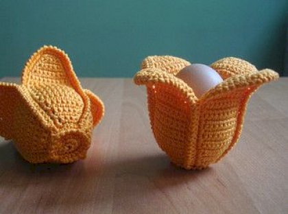 • Egg cosy